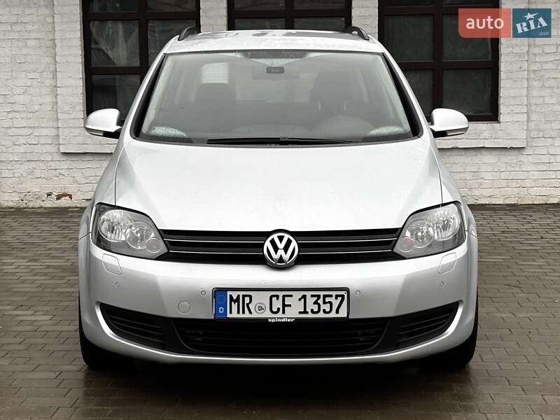 Хэтчбек Volkswagen Golf Plus 2010 в Красилове