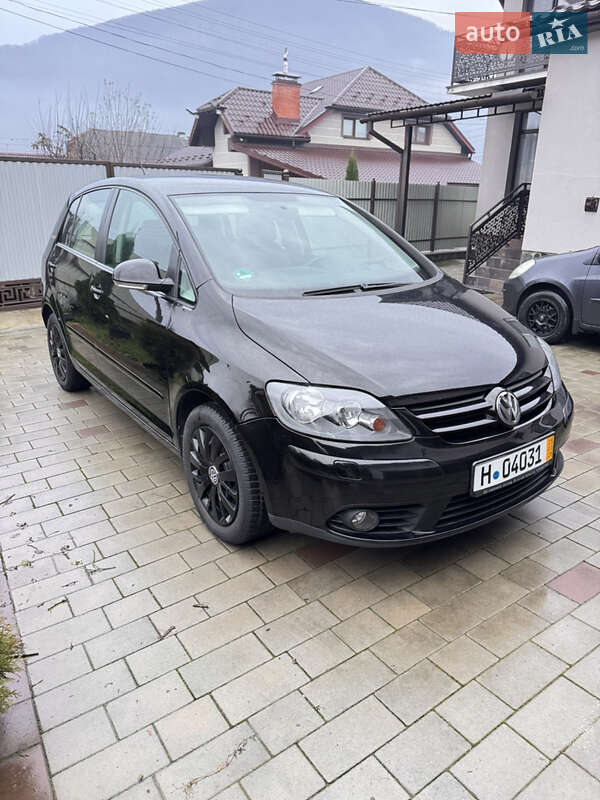 Хэтчбек Volkswagen Golf Plus 2008 в Сваляве