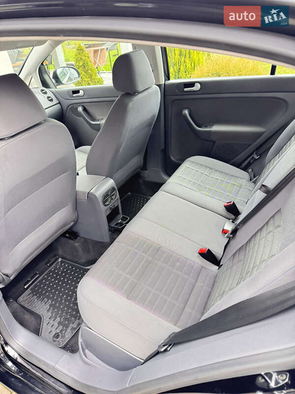 Хэтчбек Volkswagen Golf Plus 2008 в Сваляве