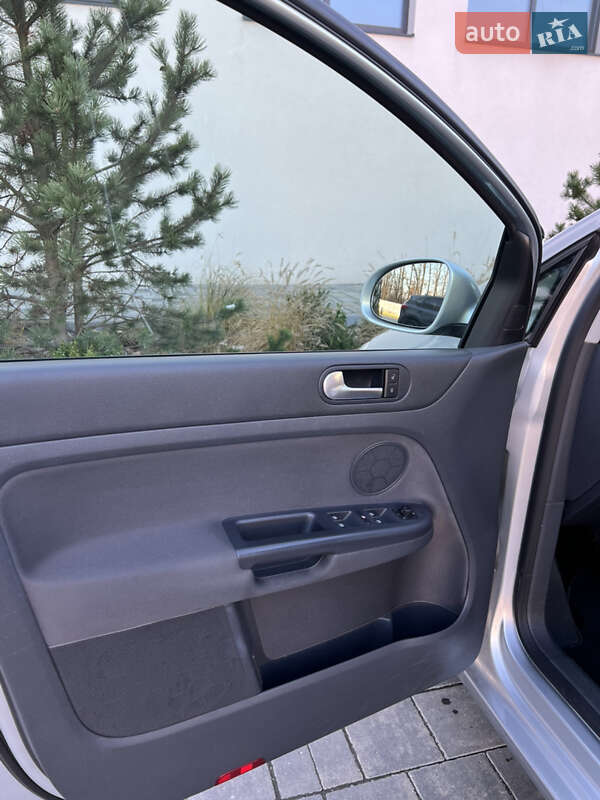 Хэтчбек Volkswagen Golf Plus 2008 в Луцке