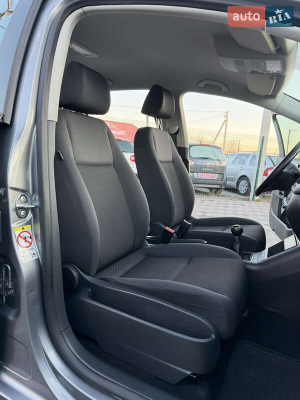 Хэтчбек Volkswagen Golf Plus 2010 в Лубнах