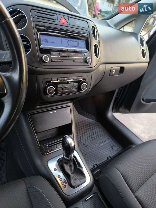 Хэтчбек Volkswagen Golf Plus 2011 в Ахтырке