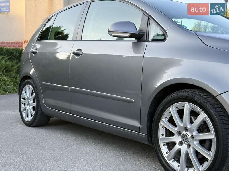 Хэтчбек Volkswagen Golf Plus 2008 в Новой Ушице