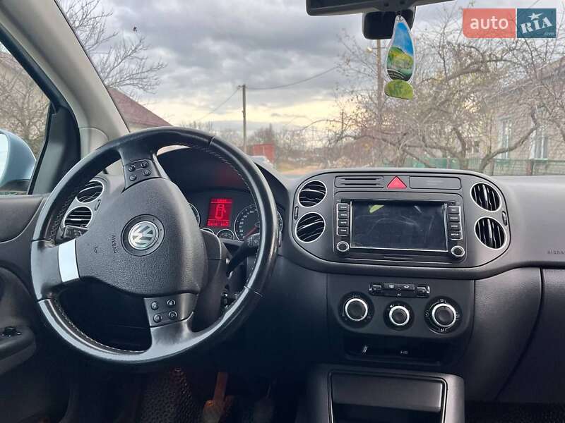 Хэтчбек Volkswagen Golf Plus 2008 в Добровеличковке