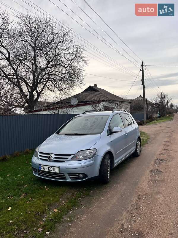 Хэтчбек Volkswagen Golf Plus 2008 в Добровеличковке