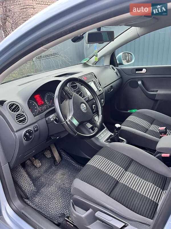 Хэтчбек Volkswagen Golf Plus 2008 в Добровеличковке
