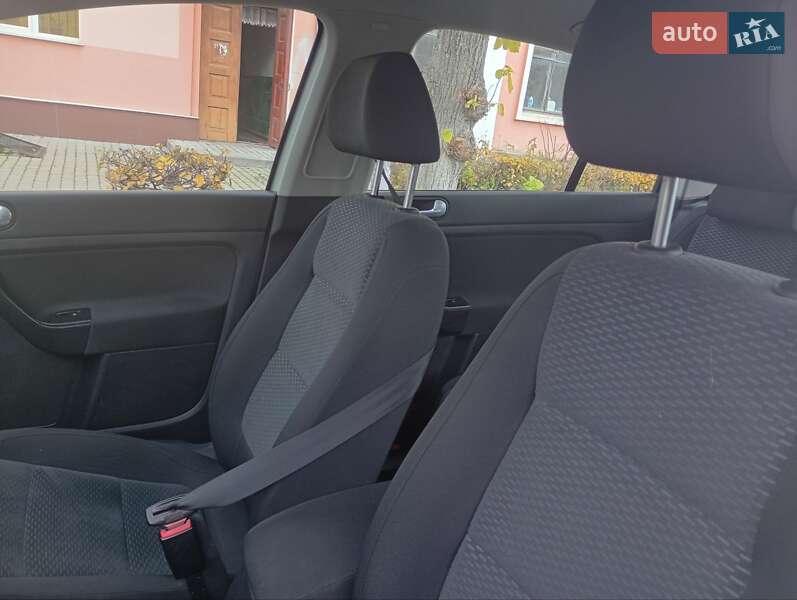 Хетчбек Volkswagen Golf Plus 2009 в Ізяславі