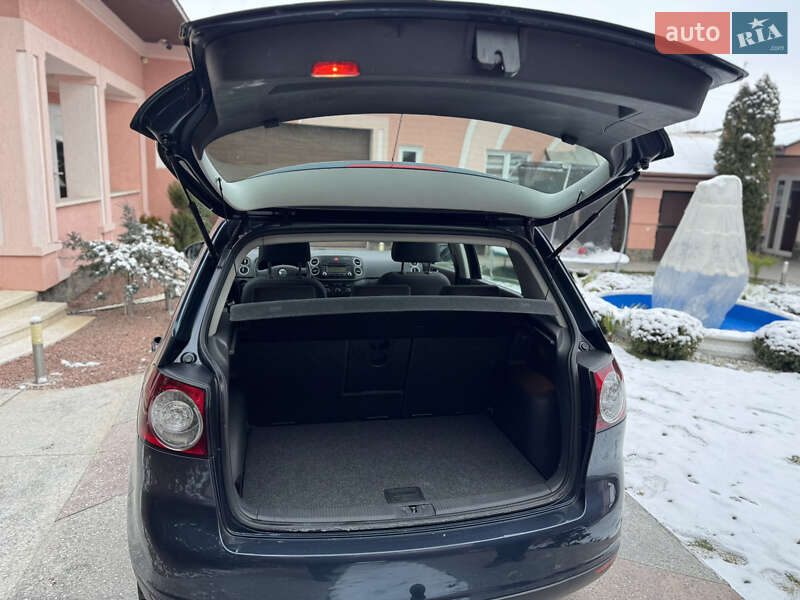 Хетчбек Volkswagen Golf Plus 2005 в Новоселиці