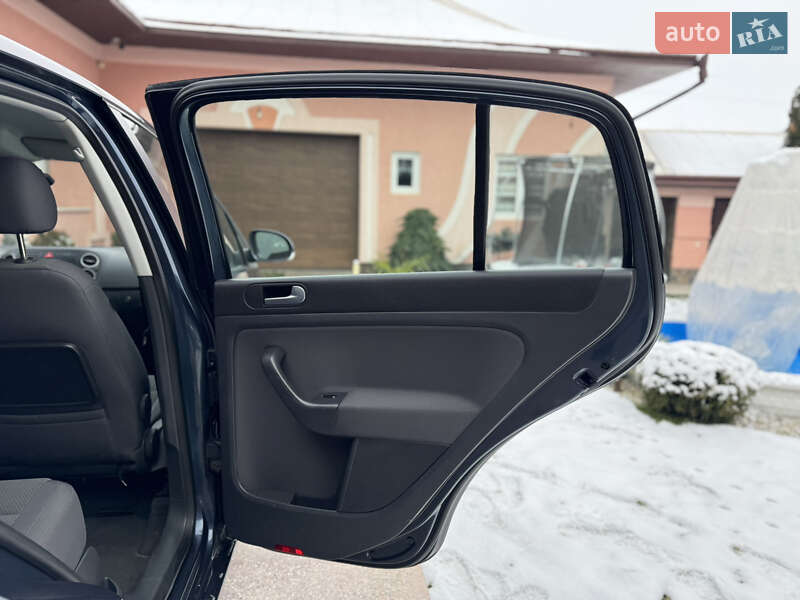 Хетчбек Volkswagen Golf Plus 2005 в Новоселиці