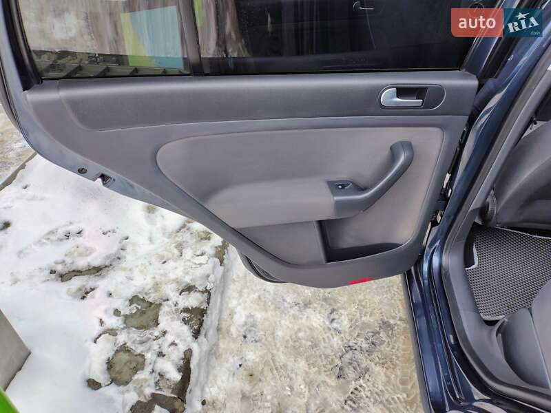 Хэтчбек Volkswagen Golf Plus 2008 в Лубнах