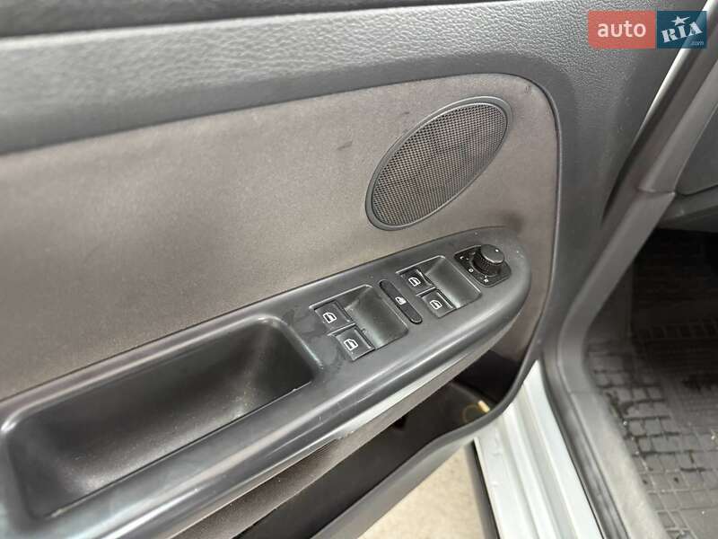 Хэтчбек Volkswagen Golf Plus 2007 в Киеве фото 17 Хэтчбек Volkswagen Golf Plus 2007 в Киеве