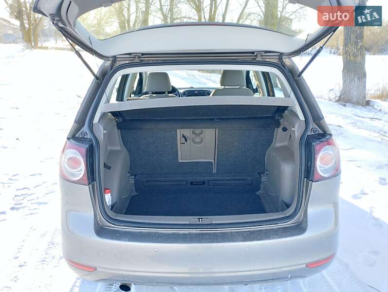 Хэтчбек Volkswagen Golf Plus 2009 в Староконстантинове