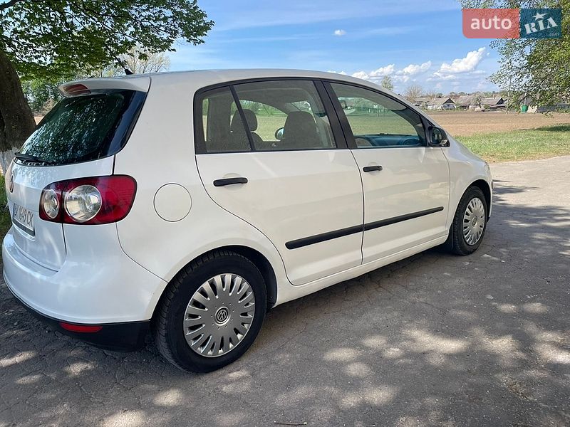 Хэтчбек Volkswagen Golf Plus 2006 в Остроге