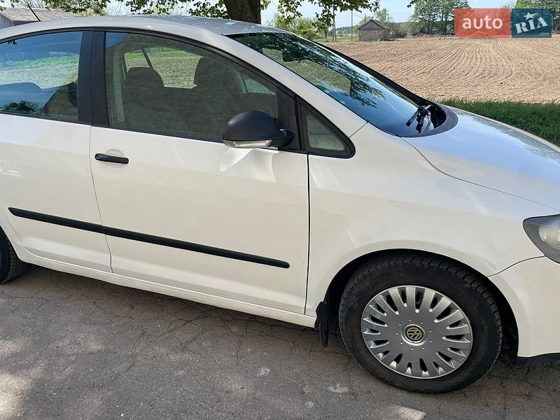 Хэтчбек Volkswagen Golf Plus 2006 в Остроге