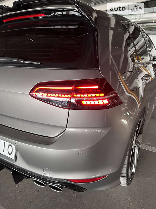 Хетчбек Volkswagen Golf R 2015 в Києві