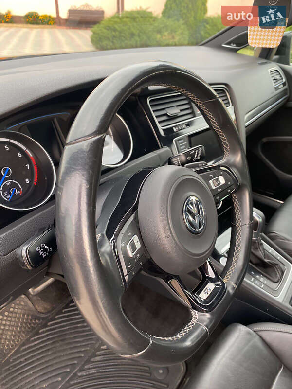 Хетчбек Volkswagen Golf R 2015 в Хорошеві
