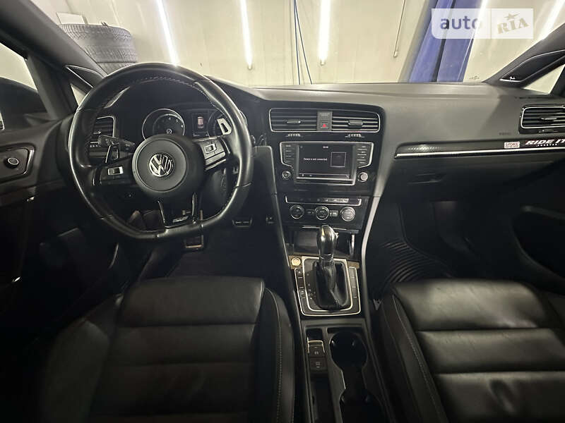 Хетчбек Volkswagen Golf R 2017 в Києві