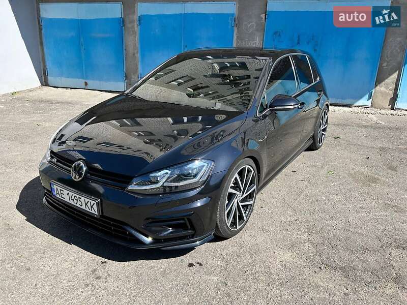 Хэтчбек Volkswagen Golf R 2016 в Днепре