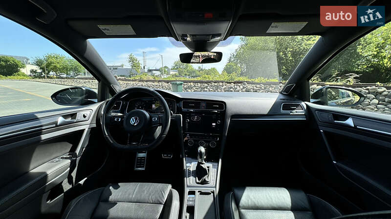 Хетчбек Volkswagen Golf R 2017 в Івано-Франківську