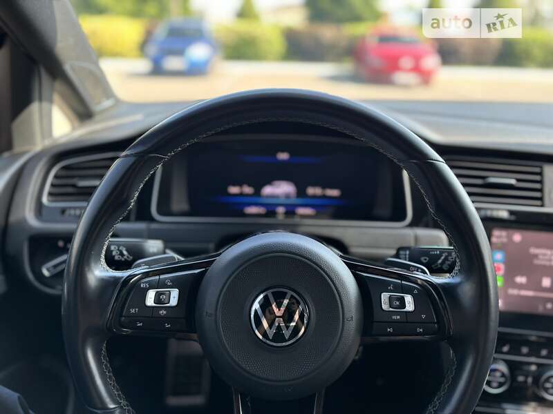 Хэтчбек Volkswagen Golf R 2019 в Пирятине