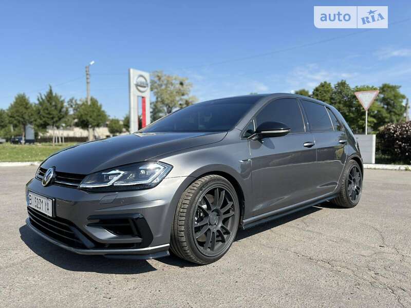 Хэтчбек Volkswagen Golf R 2019 в Пирятине