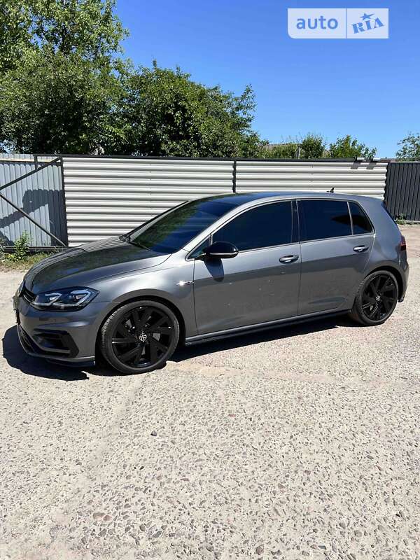 Хэтчбек Volkswagen Golf R 2019 в Пирятине