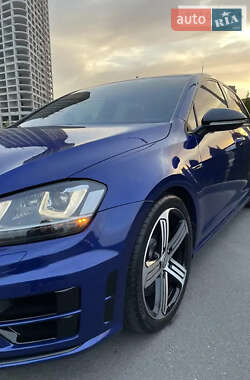 Хэтчбек Volkswagen Golf R 2016 в 