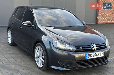 Хетчбек Volkswagen Golf R 2012 в 