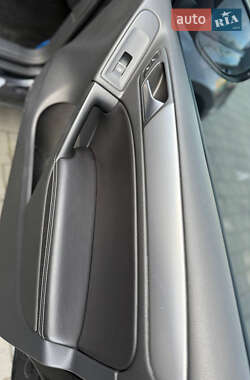 Хетчбек Volkswagen Golf R 2012 в 