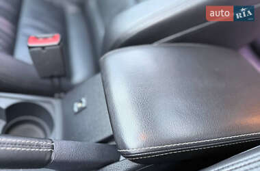 Хетчбек Volkswagen Golf R 2012 в 