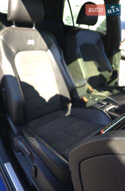 Хэтчбек Volkswagen Golf R 2016 в 