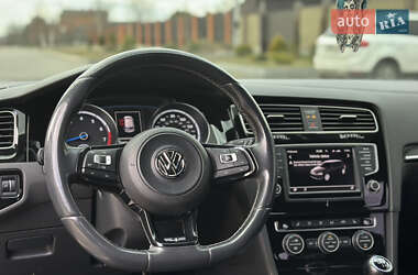 Хетчбек Volkswagen Golf R 2016 в 
