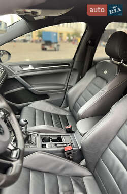 Хетчбек Volkswagen Golf R 2017 в  фото 18 Хетчбек Volkswagen Golf R 2017 в