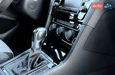 Хетчбек Volkswagen Golf R 2015 в 