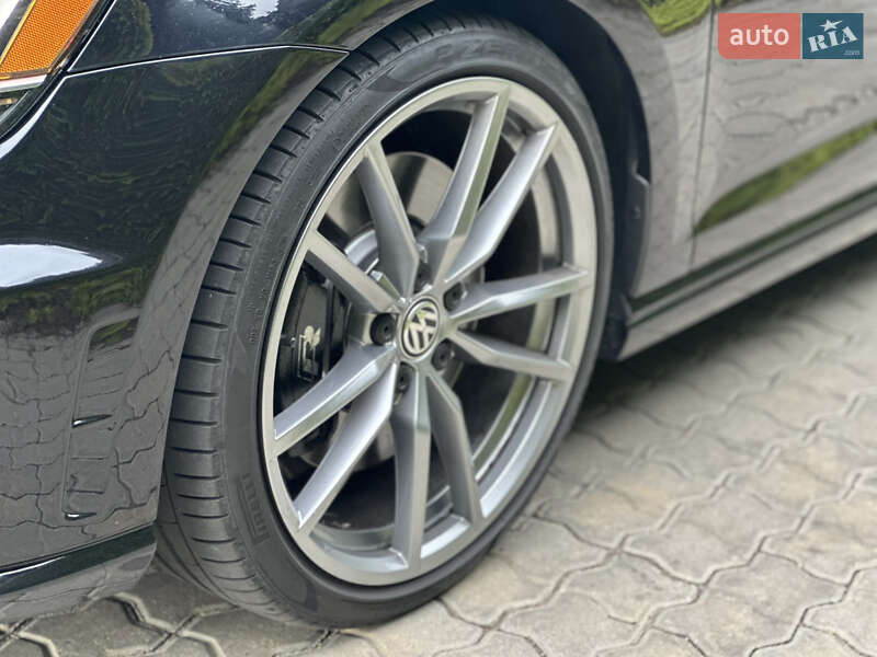 Хэтчбек Volkswagen Golf R 2016 в Одессе