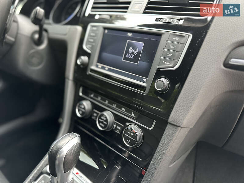 Хэтчбек Volkswagen Golf R 2016 в Одессе