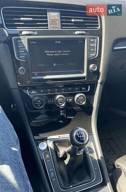 Хетчбек Volkswagen Golf R 2015 в 