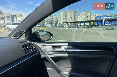 Хетчбек Volkswagen Golf R 2015 в 