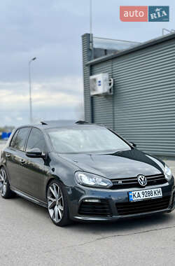 Хэтчбек Volkswagen Golf R 2012 в 