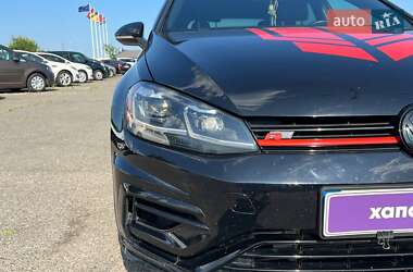 Хэтчбек Volkswagen Golf R 2018 в 