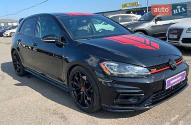 Хэтчбек Volkswagen Golf R 2018 в 