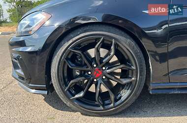 Хэтчбек Volkswagen Golf R 2018 в 