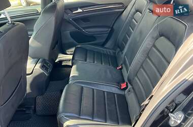Хэтчбек Volkswagen Golf R 2018 в 