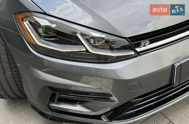 Хэтчбек Volkswagen Golf R 2019 в 