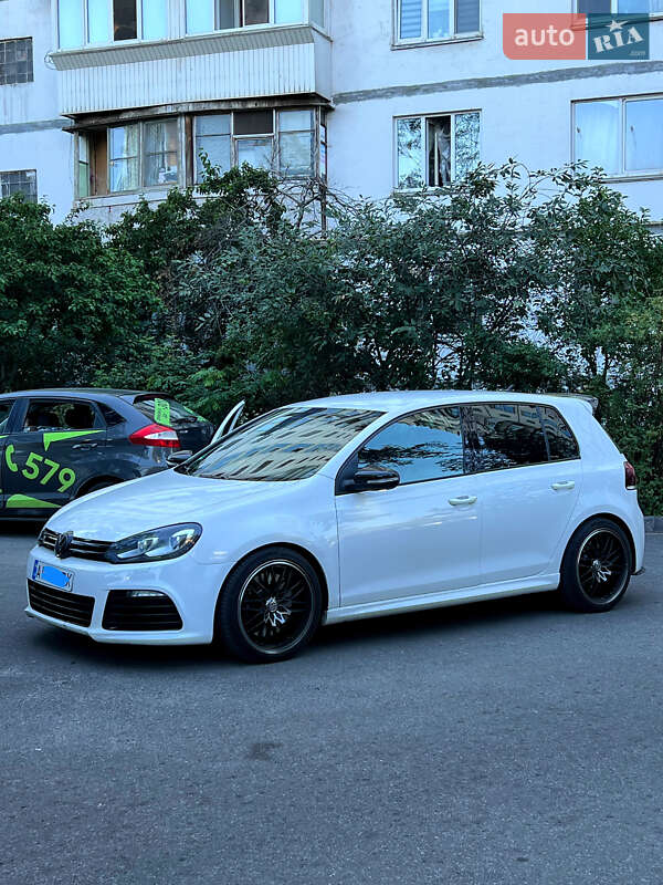 Volkswagen Golf R 2010