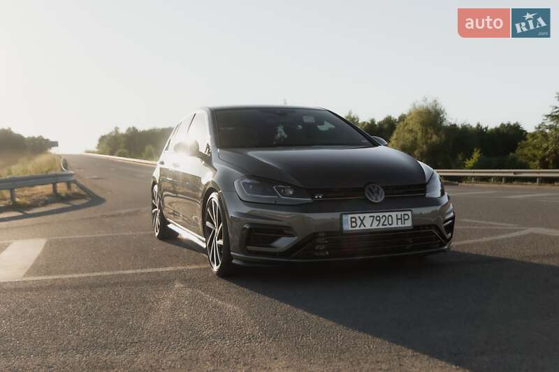 Хэтчбек Volkswagen Golf R 2017 в Хмельницком