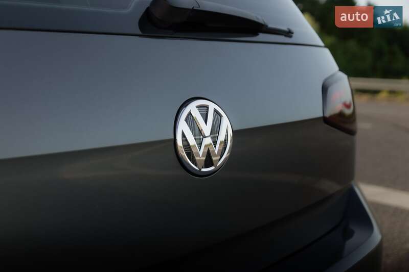 Хэтчбек Volkswagen Golf R 2017 в Хмельницком