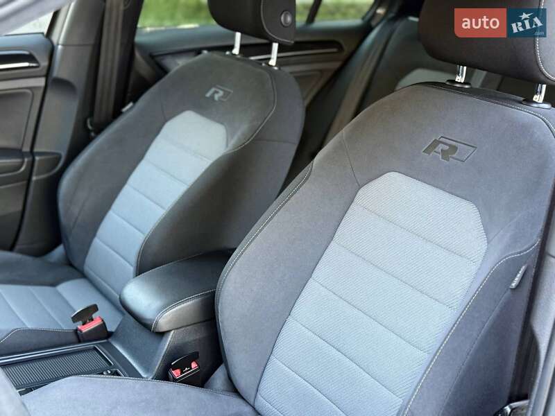 Хэтчбек Volkswagen Golf R 2015 в Львове