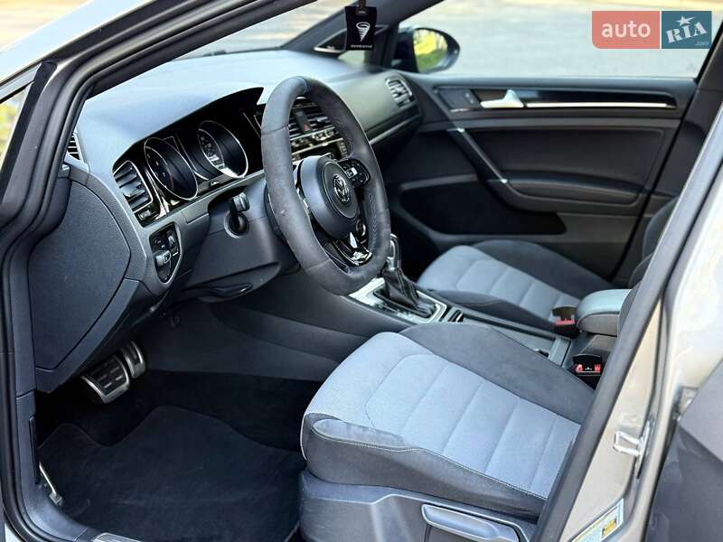 Хэтчбек Volkswagen Golf R 2015 в Львове