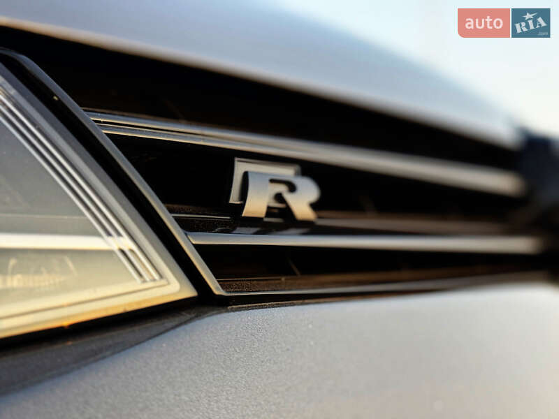 Хетчбек Volkswagen Golf R 2015 в Києві